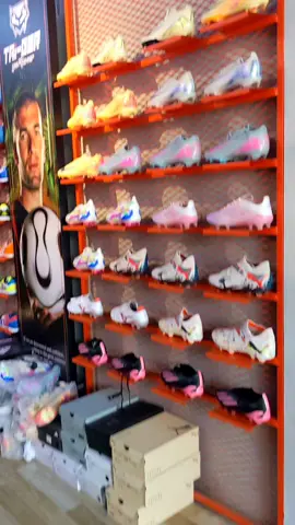 ဖူဆယ်လားကွင်းကြီးလား😎#taigersports #tgsportstgi #foryou #fyp #football #tittokmyanmar 