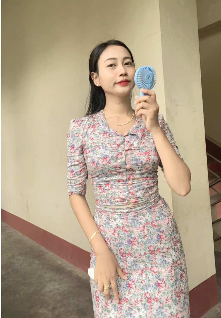 #နောက်ကဖြတ်လျောက်လေးကိုသဘောကျလို့😁😁 