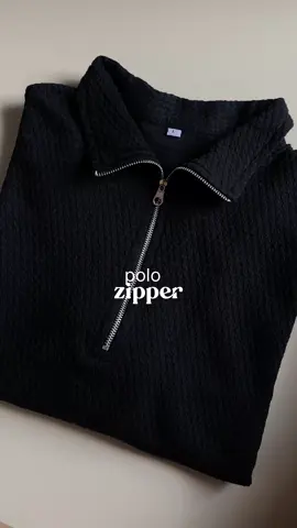 Hitam ga pernah gagal sih, mix and match pake celana apapun tetep masuk hihi #knit #waffletop #waffles #zipper #bajuwanita #atasanwanita #bajulenganpanjang #poloknit #bajuhitam #zippertop #bajuzipper #black #hitam 