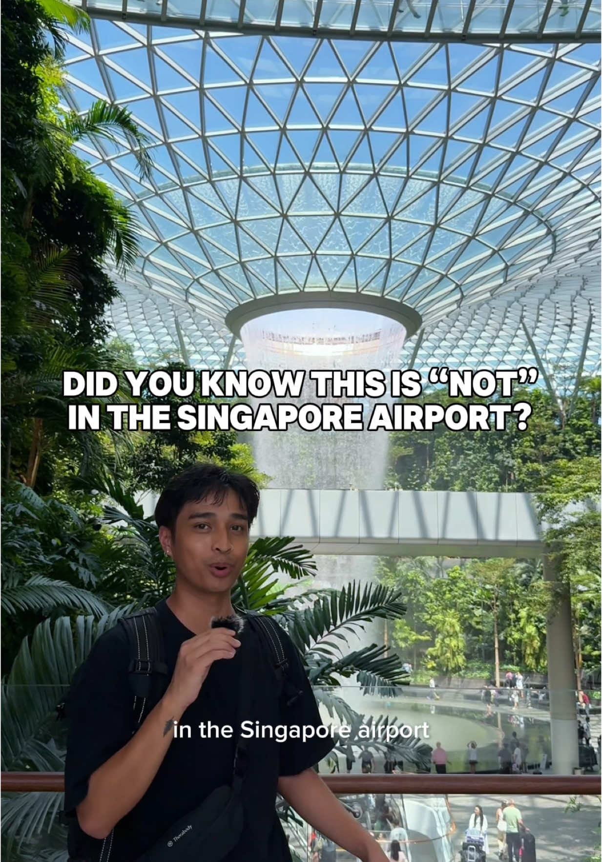 Is this the BEST airport in the world? 😮🇸🇬 Chances are you’ve mostly heard of Changi Airport in Singapore because of its huge indoor waterfall, but where exactly in the airport is it? 👀 In order to find the waterfall, you technically need to “leave” the airport, and by leave I mean clear customs to enter Singapore. Don’t worry though, Jewel, the mall that the waterfall is in, is connected to airport so you don’t ever have to step outside! Unless you’re in terminal 4, you’ll need to shuttle over. 🚌  After customs and baggage claim, just follow signs for “Jewel” and you’ll find yourself admiring the waterfall in no time! 🤩 Before you get to Singapore, fill out the arrival card (look up “SGAC”) to reduce your time at customs from 5 minutes to barely 1; yes, it’s that easy, automated gates for everyone 🥳 (visa may be required depending on nationality) ‼️ Have you been to the airport in Singapore? ✈️ — #singapore #singaporetravels #thingstodoinsingapore #jewelchangiairport #bestairportsintheworld #jewel #changiairport #singaporeitinerary