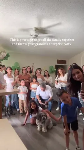 All her kids , grandkids and great grankids all in one roof to celebrate the one who started it all. 🫶🥺 #family #grandma #grandkids #siblingcheck #parati 