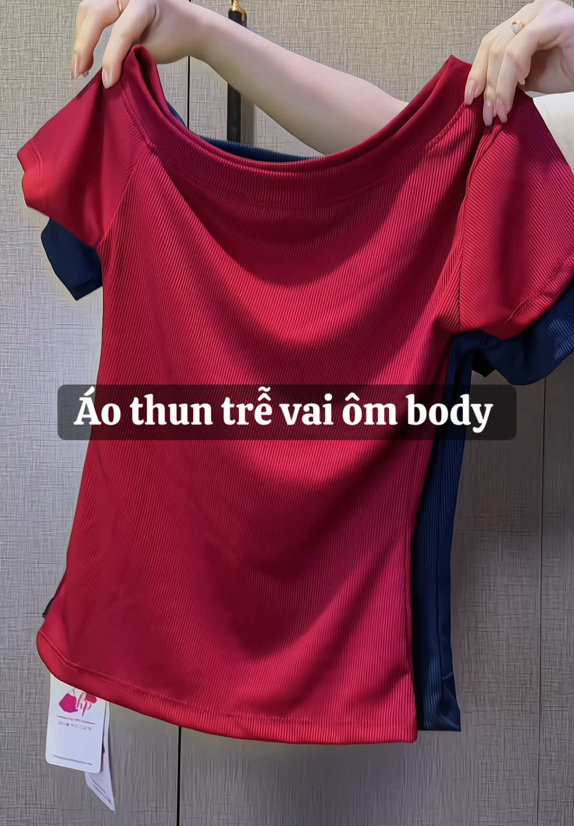 Hông tin áo này mấy chục 🐠 đâu mấy bà ơi 🙄#thịnhhành #outfit #viral #xuhuong #aoxinh #aothun #aotrevai 