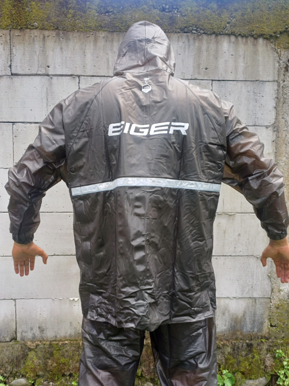 Mantel Eiger original dijamin anti rembes #mantel #jashujan #eiger #tiktokshop #cuantanpabatas 