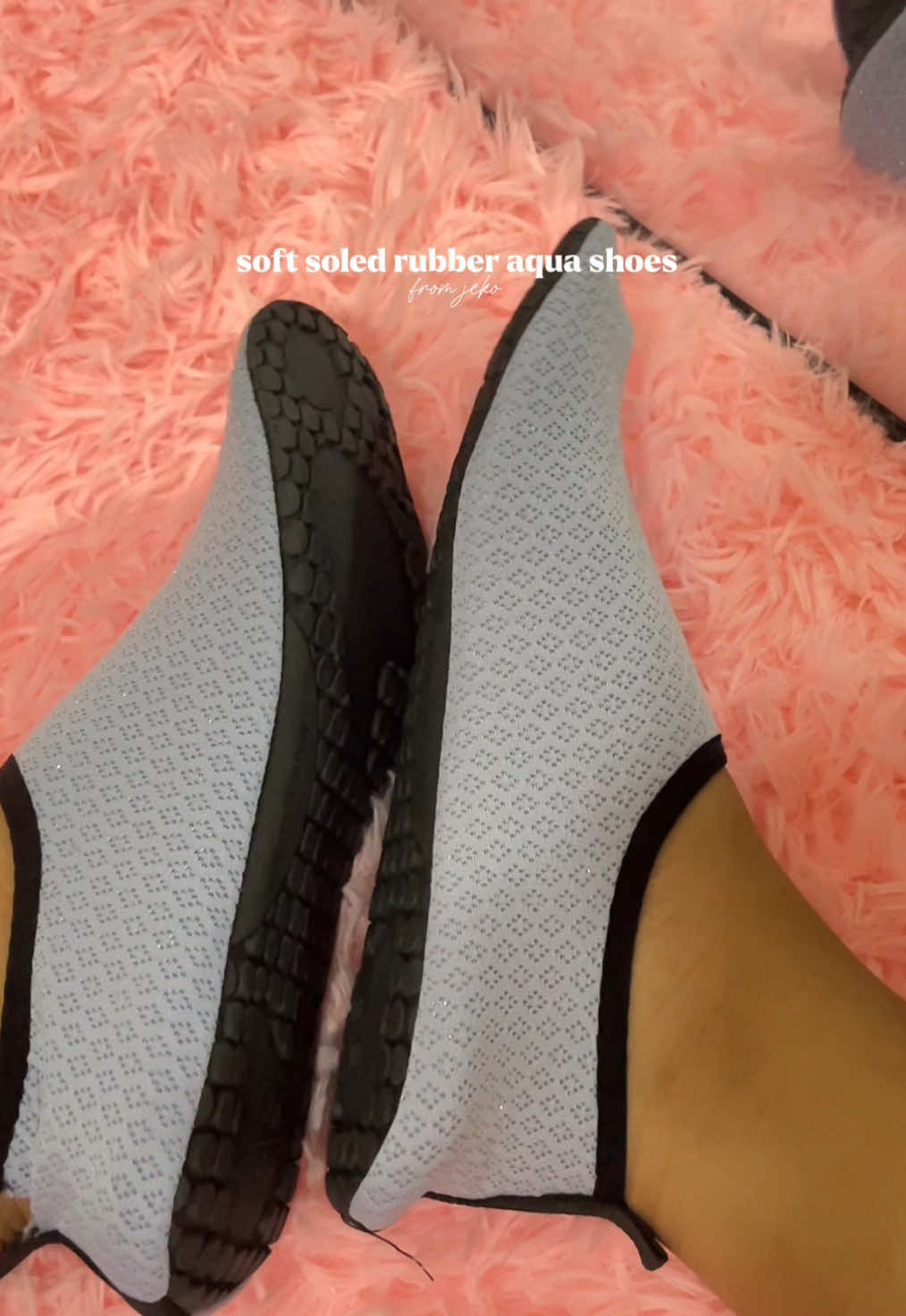 super lambottt 🤩 #aquashoes #jeko #antislip #beachshoes 