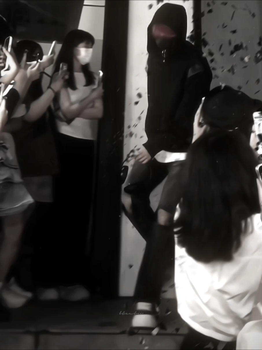 : cuoc doi that kho doan. #zzx #zhuzhixin #chuchiham #朱志鑫 