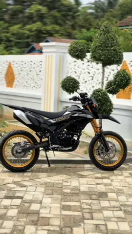 kelex🤭 #fyp #klx #smse #cinematic #cine #motorcycle #supermoto #specialengine #brandnew #klx2025 #kawasakigreentech #greentech #standard #info    @𝗠𝗫 𝗠𝗢𝗭𝗭𝗜𝗜 @2012⚡ @ILHAMOneTR  