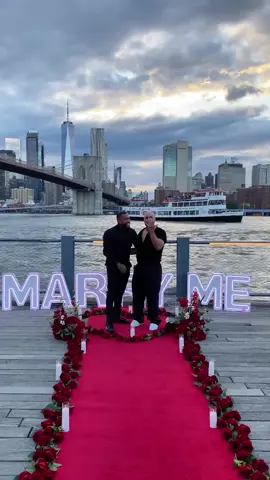 In a city of millions, their hearts found each other #proposalideas #proposal #engagementnyc #marrymesign #hesaidyes #elitemarryme #weddingproposalnyc #proposalplanner #Love #fyp #viral 