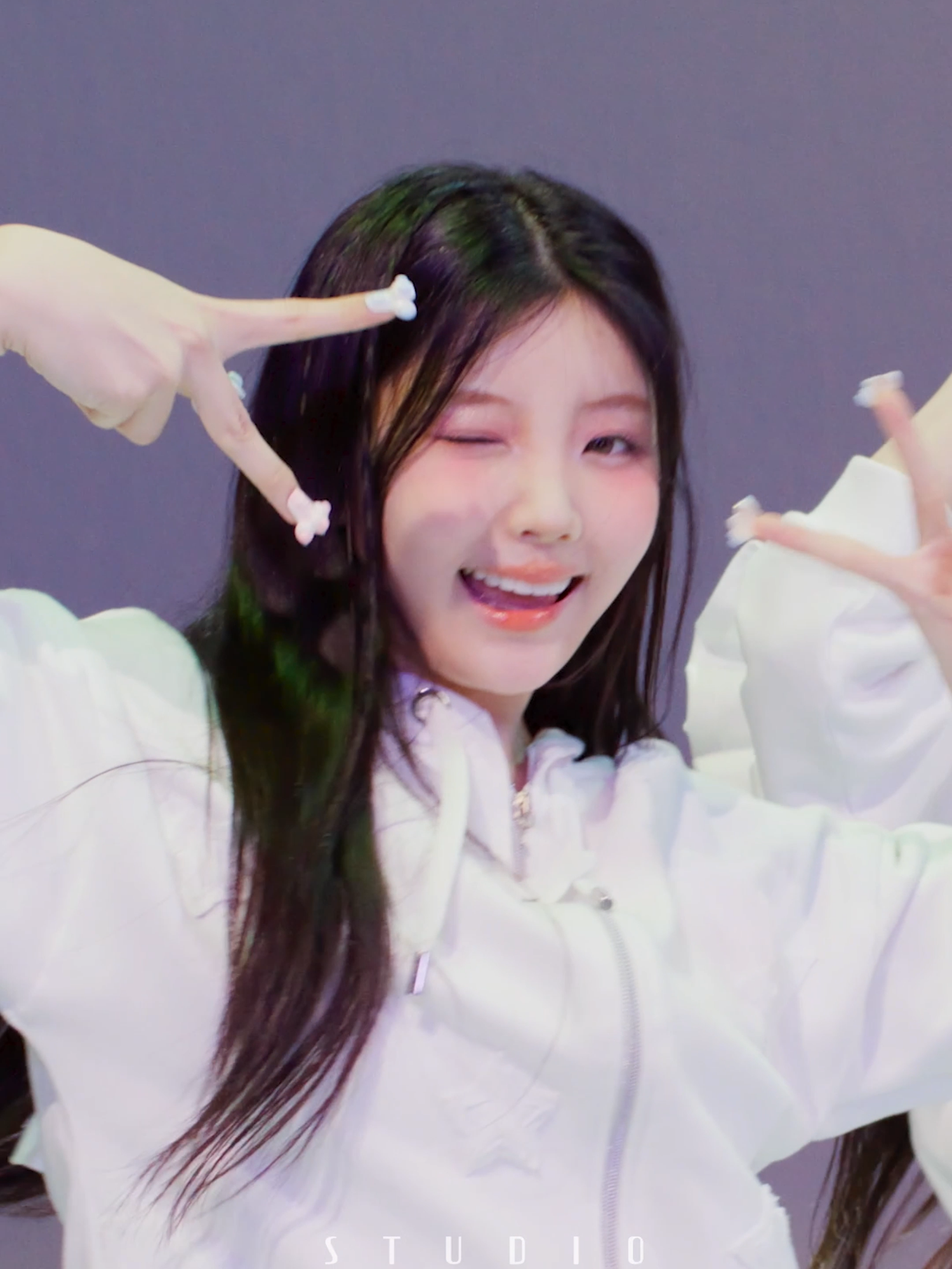 초미녀 고양이들의 핑크빛 퍼포먼스😻.oO(둠칫냐옹) #M2 #STUDIOCHOOM #스튜디오춤 #SC_ORIGINAL #ILLIT #빌려온고양이 #아일릿 #Billyeoon_Goyangi #Do_the_Dance @illit_official