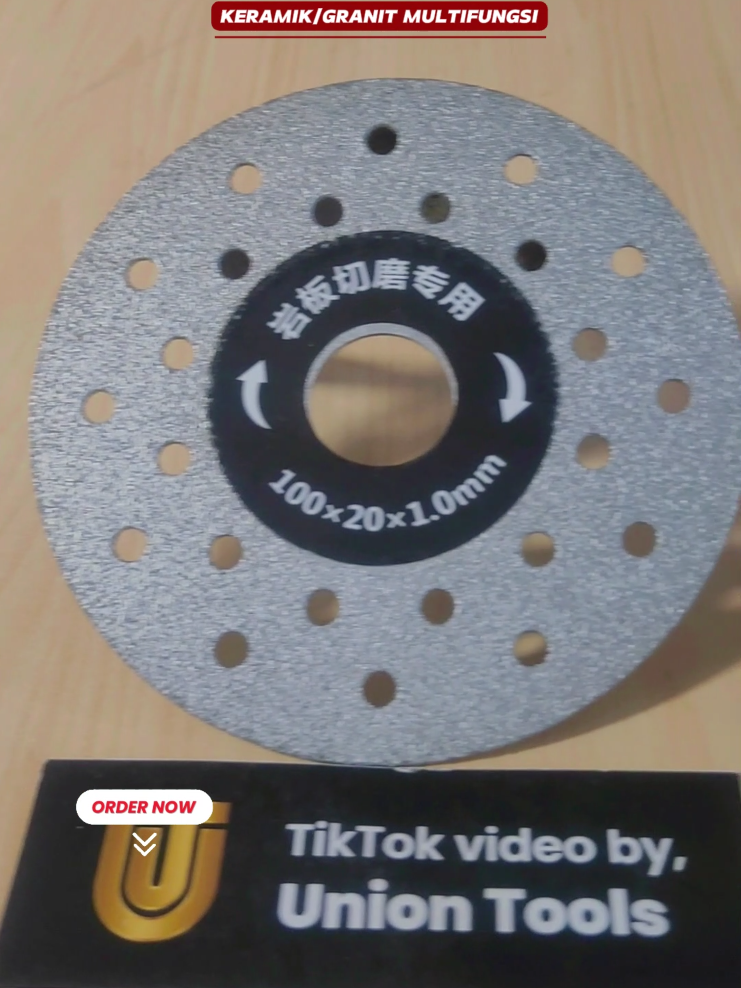 Mata Gerinda Pemotong Keramik Granit kaca Multifungsi Mata Gerinda Pemotong Granit Multifungsi,4 Inci - Diamond Wheel Matrik Berlian Industri. Mata pisau berkualitas tinggi dengan yang cocok untuk pemotongan Kering dari material seperti Lantai granit, batu alam, keramik, kaca, dan bahan sejenis lainnya. Produk ini memberikan performa optimal dengan harga terjangkau. Fitur Utama: Kualitas : Kinerja unggul untuk pemotongan berbagai material. Serbaguna: Cocok untuk Granit, batu alam, batu akik, keramik, dan Kaca. Harga Terjangkau: Pilihan ekonomis tanpa mengorbankan kualitas. Spesifikasi: Tipe pemotong Kering Ukuran: 4 inci (100 mm) Diameter Lubang: 16 mm (dilengkapi dengan ring ukuran 20 mm) Ketebalan: 0.8 mm Kecepatan Maksimum: 15.000 RPM Fungsi: Dry cutting (pemotongan kering). Isi paket: 4 pcs Diamond Wheel ( sesuai paket pesanan) Produk ini ideal untuk kebutuhan profesional maupun hobi, memberikan hasil yang presisi dan tahan lama dalam penggunaannya. #matagerinda #matagerindapemotongkaca #matagerindapemotonggranit #matagerindapemotongkeramik #matapotongkeramik #matapotonggranit #alat #peralatan #perkakas #wibgajian #cuantanpabatas