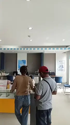 payah pelayanan mandiri Barong tongkok mestix pelanggan banyak gini csx dibanyakin endak kita harus nunggu lama satu aja edk dipanggil2 endak kasian yg punya anak bayi kalau endak mendesak kebank ini malas banget ngurus ATM expayer jengkel dgn pelayanan yg lambat 🤔