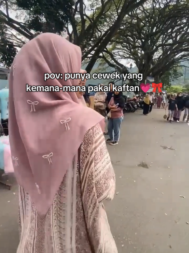 emang kaftan tu nyaman bangett #kaftancantik #kaftanviral #kaftanrayon #kaftanjumbo #kaftanstyle 