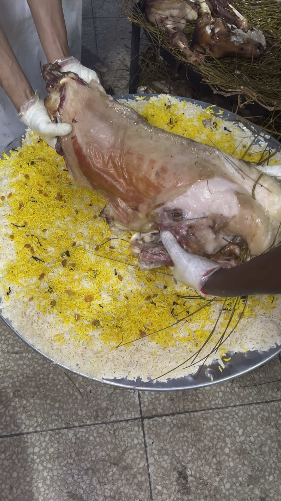 هذا شغل حنيذ الريشي ما يختلف عليه اثنين #جدة #منوعات_رائد #اعلان 