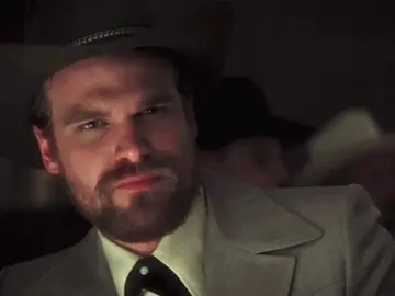 completely forgot this dilf is in this movie i wish he had more screen time. i wonder what would've happened if they chose this storyline to continue. #brokebackmountain #davidharbour #randallmalone #lanadelrey #strangerthings 