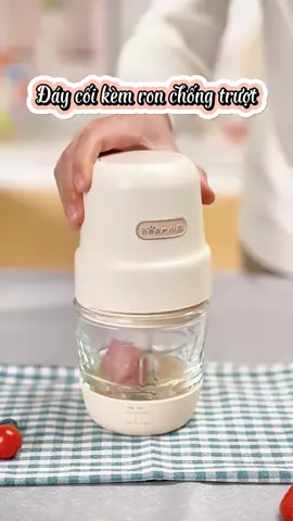 ✅Lý do nên mua Máy xay ăn dặm cho bé mini Bear QSJ-L02H2✅ ✔️ Thủy tinh Borosilicat trong suất ✔️ Lưỡi dao đa tầng giúp xay nhuyễn và mịn thức ăn cho bé ✔️ Nhỏ gọn dễ dàng mang đi mọi nơi cùng bé #mayxaymini #mayxayandam #mayxaydanang 