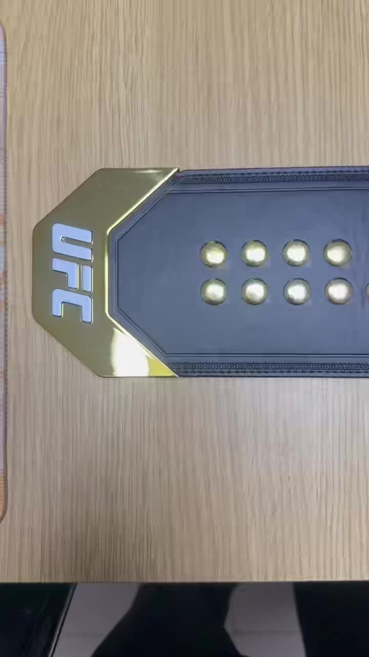 UFC金腰带格斗爱好者纪念品 #belts #boxinggloves #lululemonbeltbag #championshipring #boxinggear #leatherbelts #beltbags #boxingbag #boxingbelts #wrestlingbelt #UFC #金腰带 #格斗 #纪念品