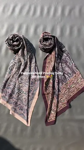 Pliisssss kenapa pashmina secakepp ini bisa semurah iniiii😭🤎🤎 Haruusss checkout buruaannn sebelum kehabisan!!! #pashmina #pashminamotif #pashminaturkey #hijabpashmina #hijabpashminaviral #hijabpashminamurah #fypシ゚viral 