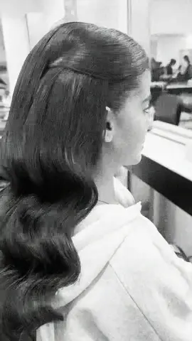Hair style by jumana✂️#hair #salon #dubai #nails #foryou #güçlüsaçlargüçlüben #hairtransformation 