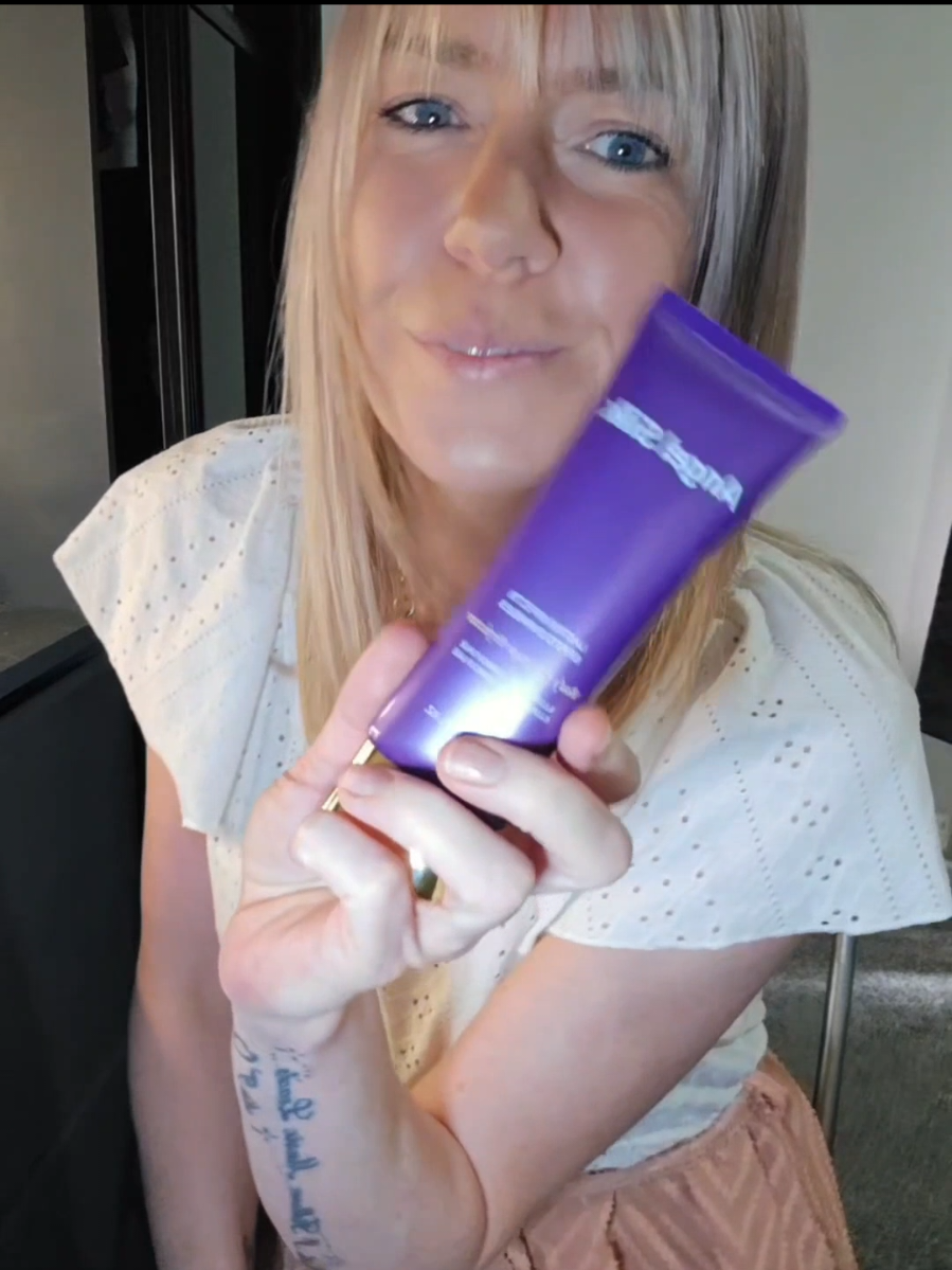 #angelsilk #tan #bodyconcealer #glowupyourskin #bodytan #bodycoverageperfector 
