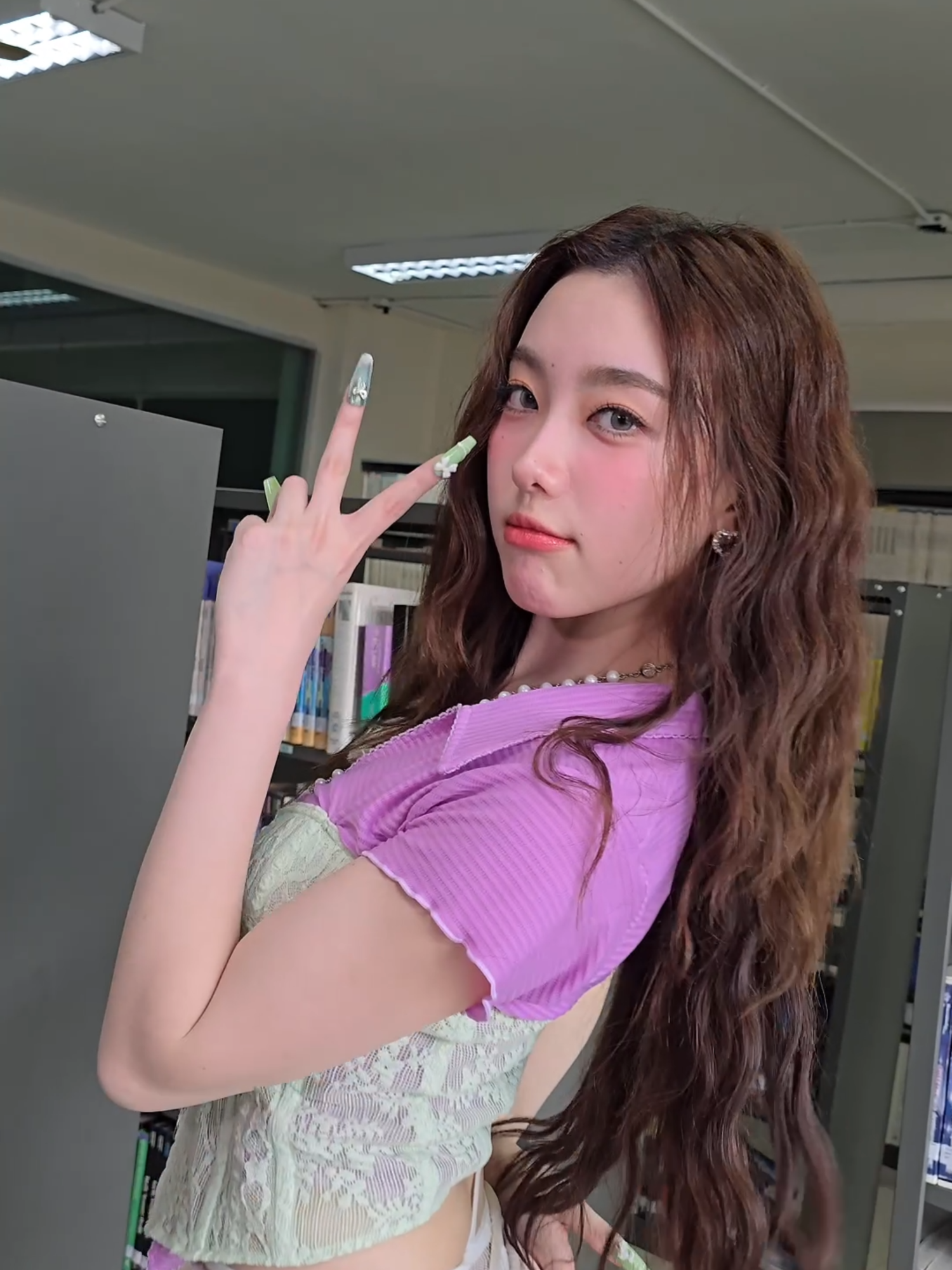 Aheye ᶻ 𝗓 𐰁  Snoo-ooze -ooze  ⏳ #4EVESnooze Dance Challenge ────୨ৎ────  #4EVESnoozeMV OUT NOW!   #Aheye4EVE  #GLOWwith4EVE  #4EVE #XOXOentertainment