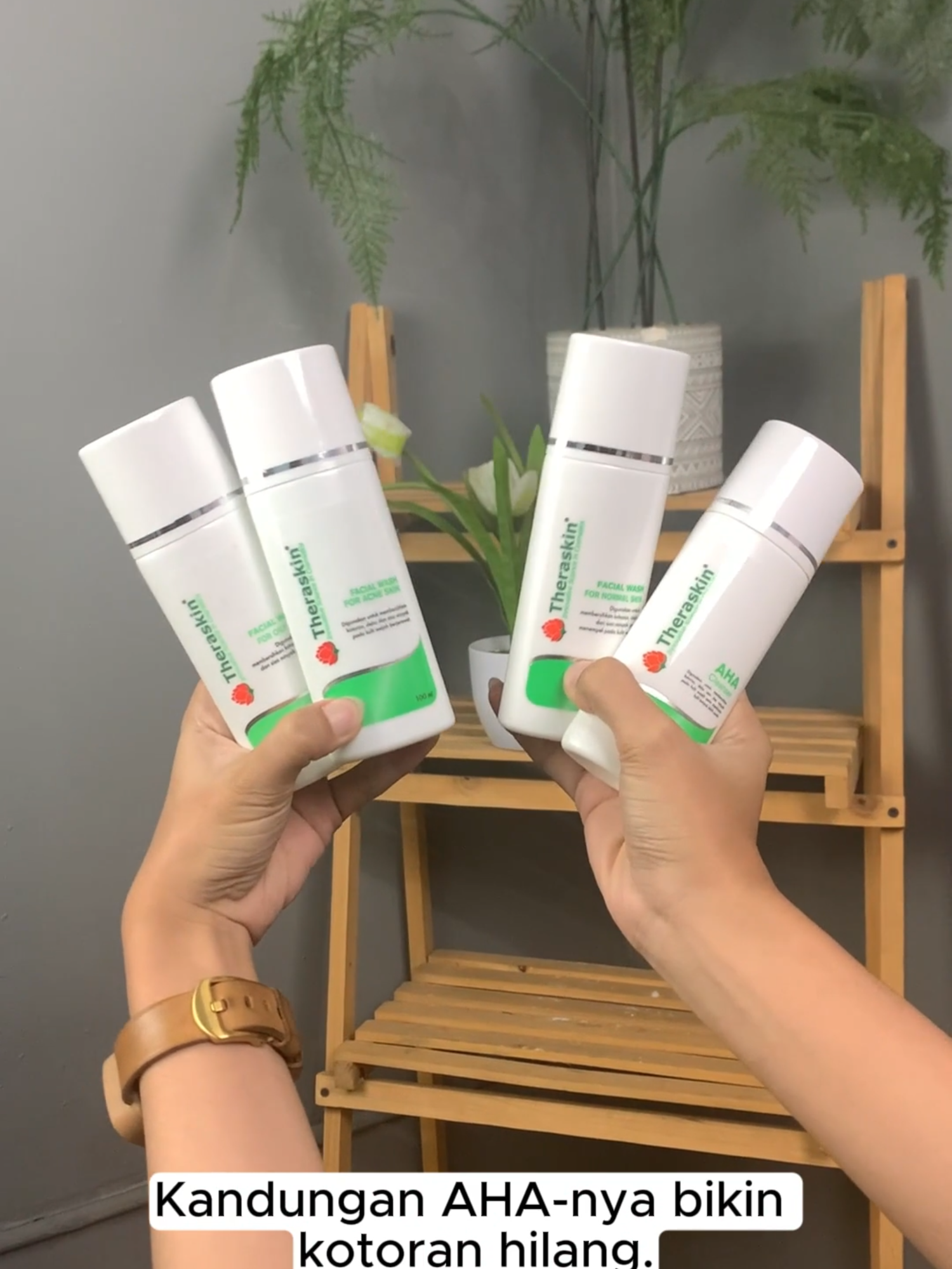 Sering insecure karena wajah berminyak dan kusam? TheraSkin Facial Wash dengan AHA siap bantu angkat kotoran & minyak, cocok untuk semua jenis kulit! Cuss dapetin sekarang di keranjang kuning!
