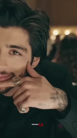 The handsome singer 😍       _________ #justin #zaynmalik #zaynmalik #onedirection #1d #zayn #trending 