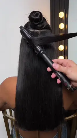 Two techniques using our volumising hot brush: 🖤 Twist & pull 🖤 Wrap & glide   Which ghd rise curl is your fave?   #ghdhair #ghdrise #curlinghair