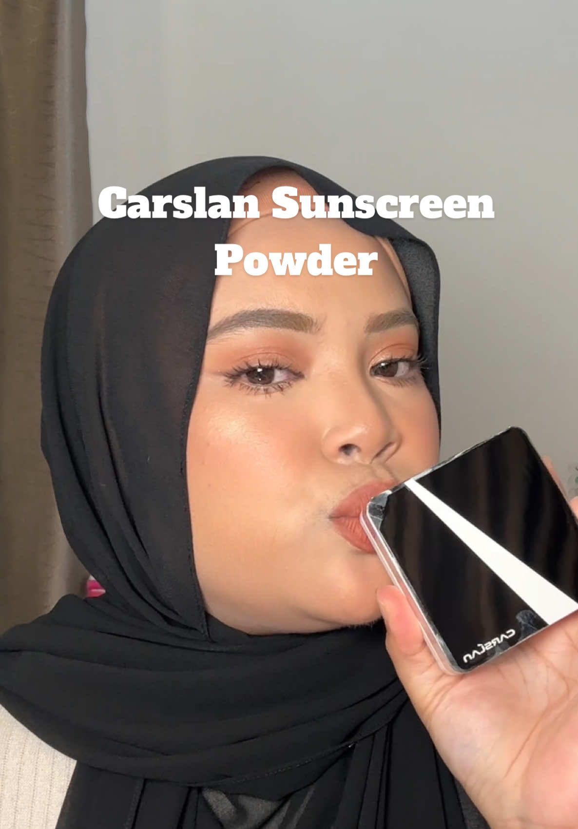 Senang kan nak touch up! Dah lah finishing dia letup.@Carslanmy #carslan #carslanmy #carslanpowder #sunscreenpowder #sunscreen #pressedpowder #waterproof #oilcontrol #makeup #basemakeup #makeuphacks 