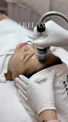 Mình cùng nhau đóng băng 🤭🤭Điện di lạnh là bước không thể thiếu trong quy trình spa chuẩn Hàn, máy dẫn tinh chất thẩm thấu vào da , làm dịu da nhanh chóng , cực kì relax 🥰 #ilovetiktok #nanmunbangtay #histolab #diendi #xuhuong #spa #quynhbeautyspa_47 #nanmunchuanykhoa #goclamdep 