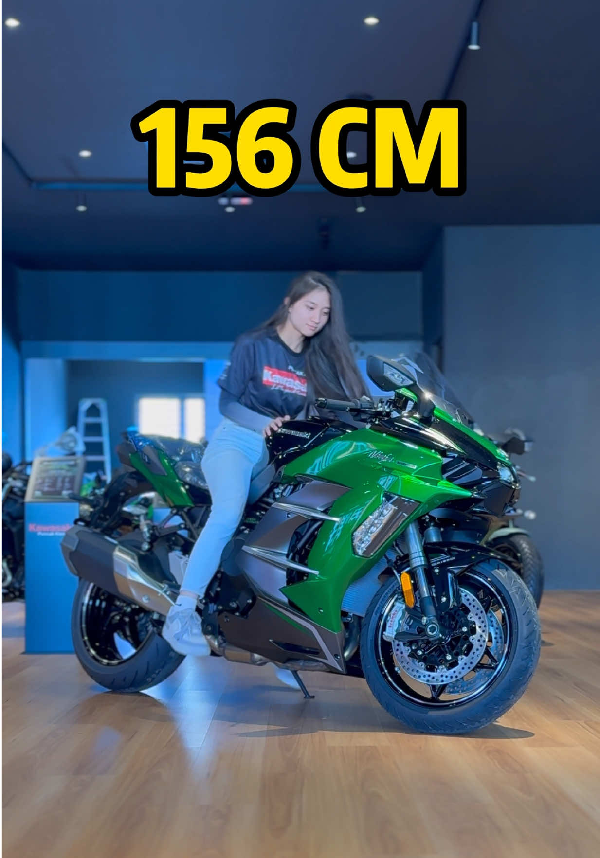 Kawasaki Ninja H2 SX SE seat height. 💰 Price: RM129,400 (Before OTR) 💸 RM0 Deposit 🗓️ 7 Years / 84 Months Plan 📉 RM1+++ Monthly Installment (Estimated) For more details, contact our sales team: 🔗HAZIM - 0102580505 🔗NAIM - 0102563547 Visit us at: 🏍️ Kawasaki Puncak Alam 🏍️ 🕒 Operating Hours: Monday - Saturday: 9:00 AM - 6:00 PM | Sunday: CLOSED #ninjah2sxsemalaysia #kawasakipuncakalam #kawasakimalaysia #kawasakininja #kawasakininjah2sxse #ninjah2sxse #ninjah2 #sportstouring