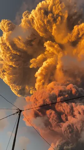 #erupsigunungmerapi #lewotobierupsi #florestimurntt 