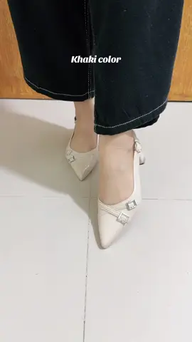 Adjustable back strap #shoeheels #shoesandals #shoesforwomen 