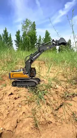 Electric remote control excavator toy eleven channel alloy version excavator, with large battery capacity and long endurance, children's remote control engineering vehicle toy, boys' remote control toy car, children's gift recommendation # children's toys