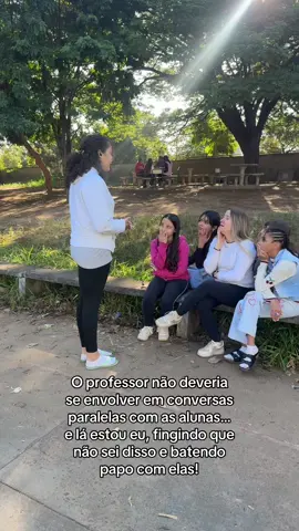 “Eu fofocando com elas “ @www.maria