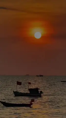 Khi chọn bình yên, nó đi kèm vơi rất nhiều lời tạm biệt. Một mình có thể không tốt, nhưng nó an toàn.