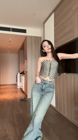 Có thể là chiếc quần jeans iu thích nhất hiện tại lun đi #outfitideas #outfitoftheday #OOTD 