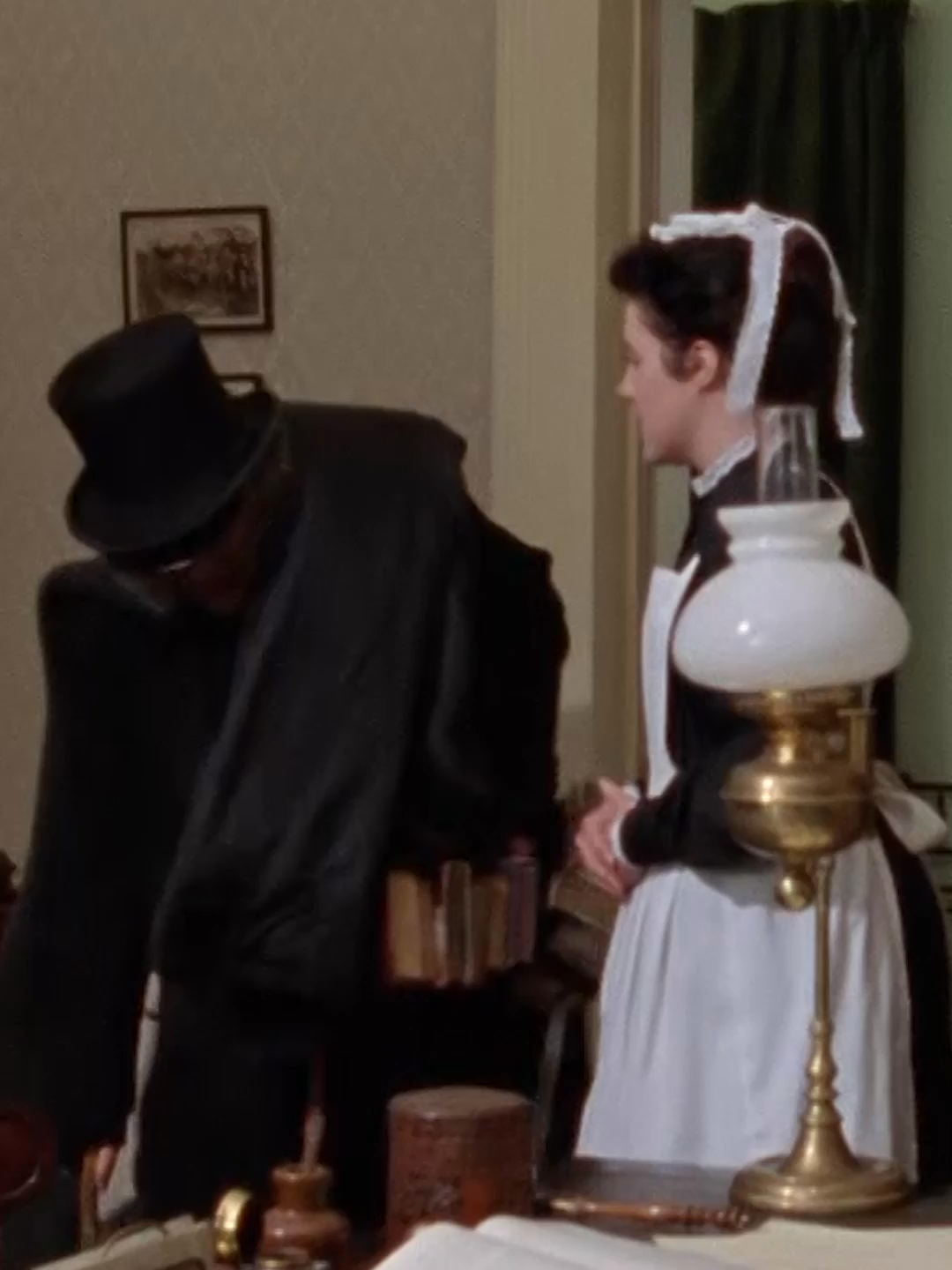 He returns ... 🕵 Watch The Return of Sherlock Holmes from the beginning- starting today! Be sure to watch Weekdays at 8a ET on FMC!