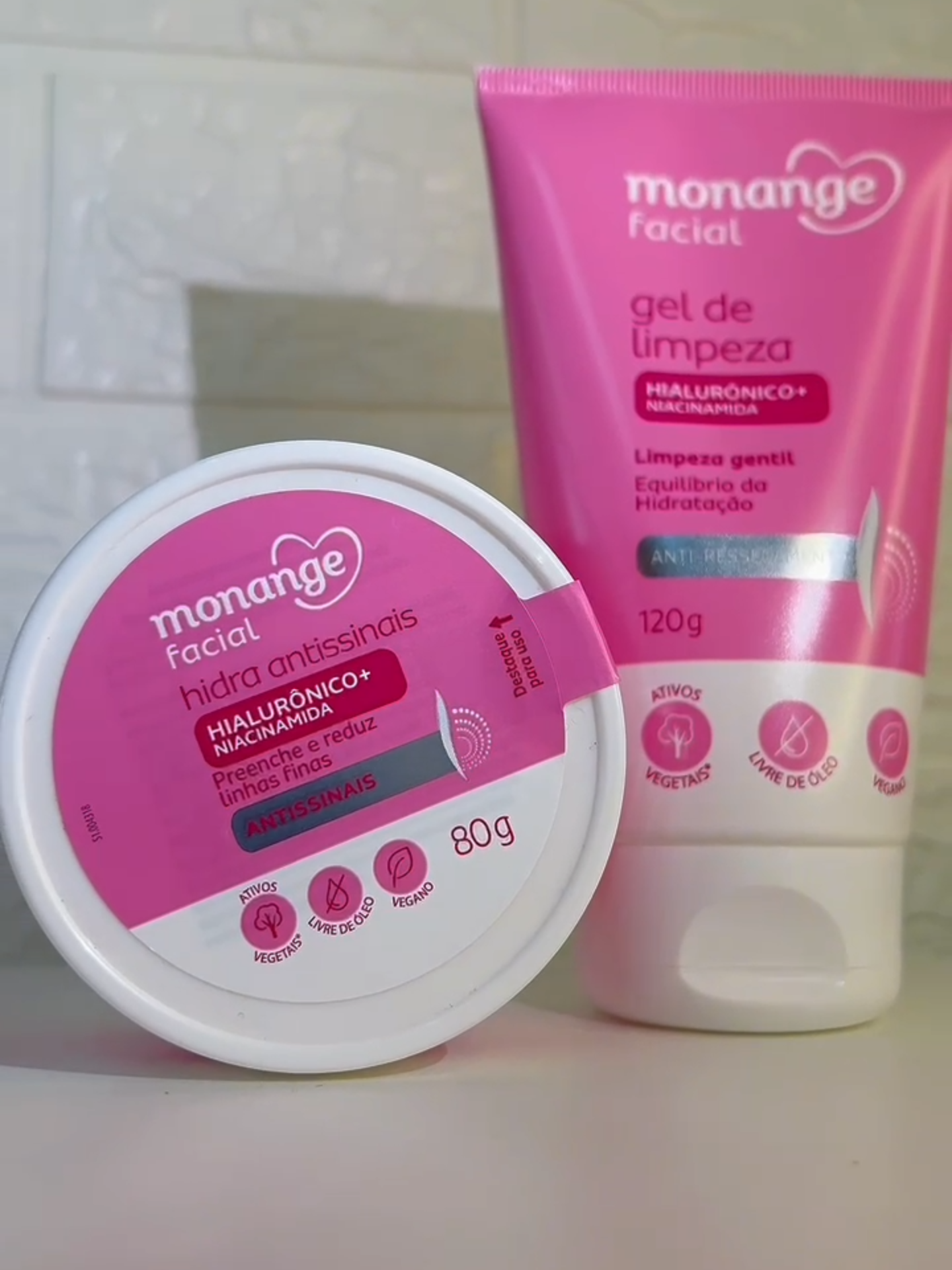 ✨ SKINCARE COMPLETO COM MONANGE FACIAL ANTISSINAIS ✨ 🧼 Gel de Limpeza: limpa, hidrata e combate os sinais do tempo 💖 Gel Creme: hidrata, suaviza linhas e deixa a pele firme e radiante 💆‍♀️ Textura leve, absorção rápida e aquele toque sequinho que a gente AMA! #MonangeFacial #Antissinais #SkincareBrasileiro #PeleRadiante #CuidadosComAPele #PelePerfeita