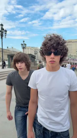 Тгк: Гоша Кирилл @JoRich #dance #breakdance #twins #cousins 