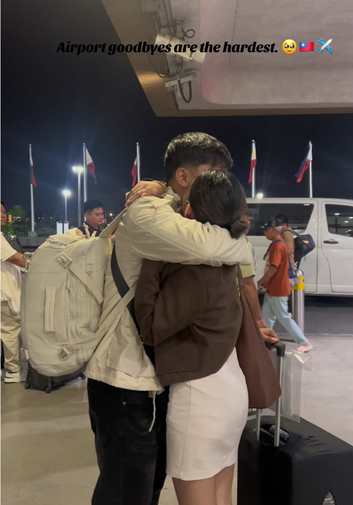 Para sa pangarap. 🥹✈️ #fyp #tiktoker #trending #ldr #ldrstory #dream #Relationship #longdistancerelationship @jeeeen 