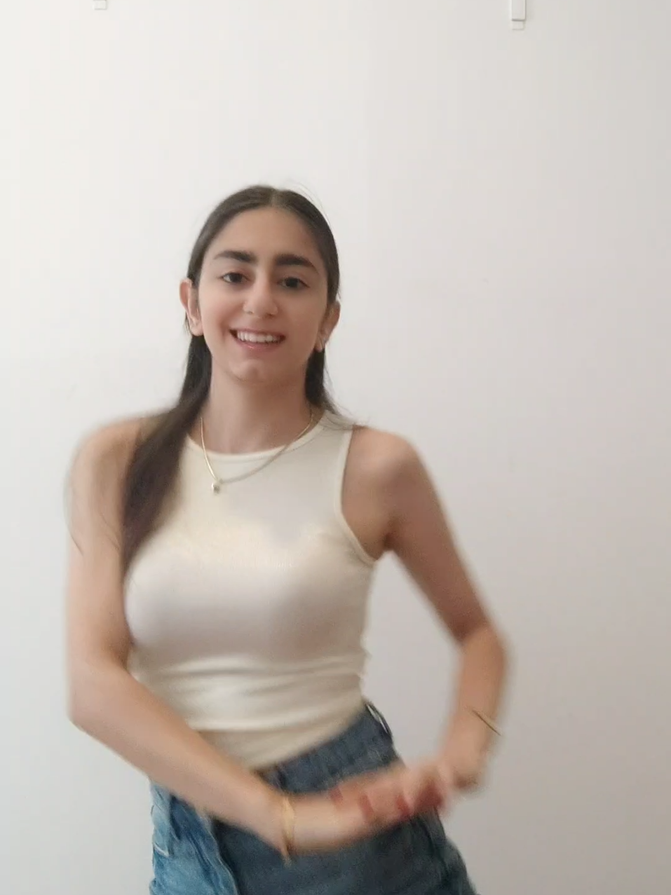yeni video çekmem lazım #suave #keşfet #fyp #dans #viraldance #trenddance 