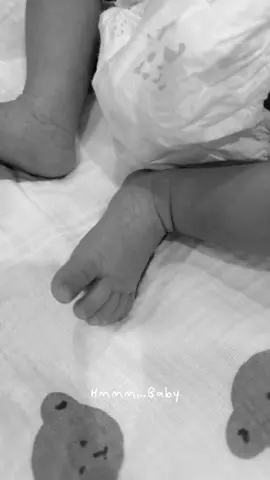 Thiên thần nhỏ bé 🫶🏻 I Love My Baby 👧🏻😘✨🐍🩵 #mevabe #mebimsua #landaulamme #baby #mebim 