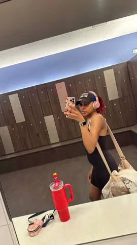 The gym is becoming my therapy place ! I’m loving the consistency and holding myself accountable of this journey. I’m loving the small results I’m seeing ! Proud of showing up for myself 🩷#blackgirl #fyp #creatorsearchinsights #longlocs #postpartumjourney #GymTok #gymbaddie #gymbaddie #blackgirlworkout #edgefitness 