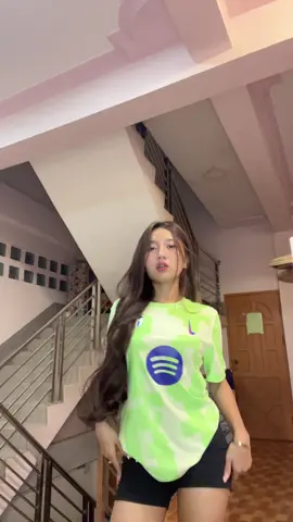 Draft ထဲထားရမှာနှမြောလို့🥲 #4u #Hps #foryoupageofficial #fypシ゚viral #4upageシ #foryou #trendingsong #2025 #foryou #burmesegirl #viewsproblem😭 #ငါ့viewတွေဘယ်ရောက်သွားတာလဲ 