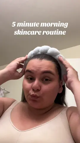 a quick and effective morning routine ☀️  just my regular daily cleanser from @skinfood_global  followed up by sos spray from @Tower 28 Beauty  ended with mixing my moisturizer with @elfcosmetics Suntouchable for a nice glow  #5minuteskincare  #skincareroutine  #morningroutine  #morningskincareroutine  #morningskincare 