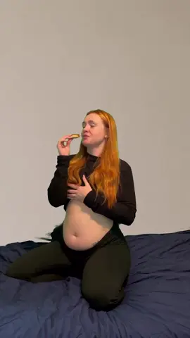 Check out the belly #foodbaby #bloated #bodypositivity 