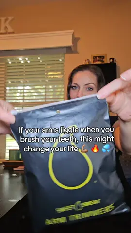 Bye bye big back arms, hello summer! 👋 💪🏽 #sweetsweat #sweetsweatwaisttrimmer #armworkout #sweetsweatreveal #sweetsweatwaisttrainer #arms #armday #tonedarms #sweetsweatarmtrimmer  #armsworkoutforwomen #TikTokFitness #flappybird #armtrimmer #mombod  #sweetsweatpartner #funnyfitness #sweatnowshinelater #GlowUp #tiktokmademebuyit #summertime 