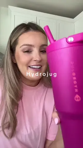 Loving this bottle @HYDROJUG #hydrojug #waterbottle #emotionalsupportwaterbottle #ttsdelightnow #giftguide #seasonalgems #tiktokshoprestock #tiktokshopunboxing #shopwomenowned #dealsforyoudays #tiktokshopsummerturnup  #tiktokshopcreatorpicks  #fyp #viral #spotlightfinds 