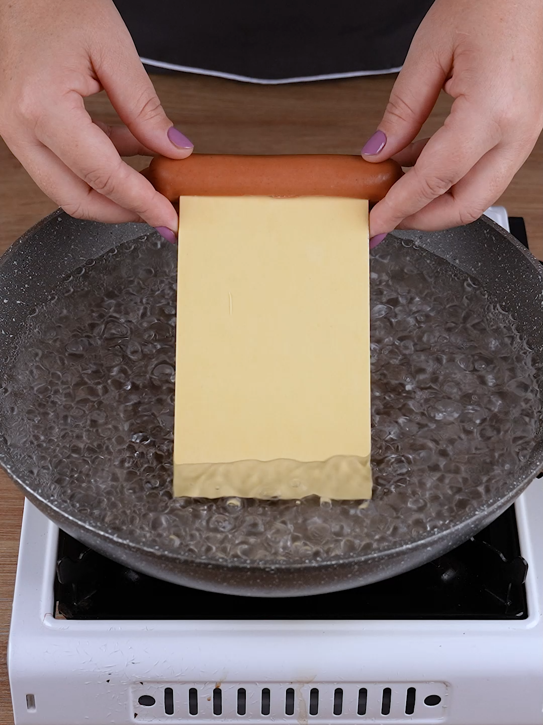 I learned this trick with a friend from Italy, now everyone is making hot dog lasagna #cooking #Recipe #EasyRecipe #quickrecipes #cook #pasta #lasagna #hotdog #dinner #viral #viraltiktok