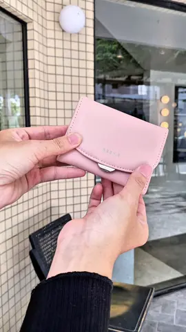 Mẫu ví mini đủ màu hợp mệnh cho nàng: hồng, jean, đen, kem #ví #vigap #vinho #vinu #vitien #vigap #vixinh 