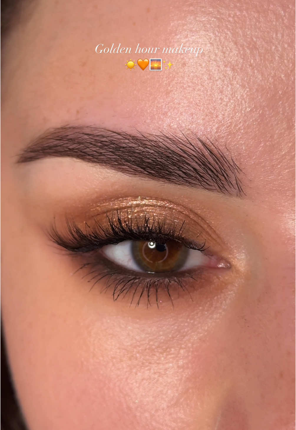 Golden hour makeup 🌅 | rate this look 0-10 ✌🏻 @tomfordbeauty Soleil Summer Eye Color Quad Palette  @Lancôme Le Stylo Waterproof eyepencil Chocolat  @Armani beauty Eye tint 36 M & 67 S  @HouseOfLashes Heavenly lite #eyemakeupideas #eyemakeuptutorial #lancomepoland #armanibeautypoland #tomfordbeauty #makeup #goldenhourmakeup #summermakeup 